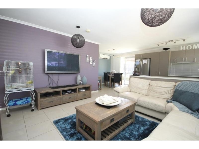 2/14 Mooney Close, Goodna QLD 4300