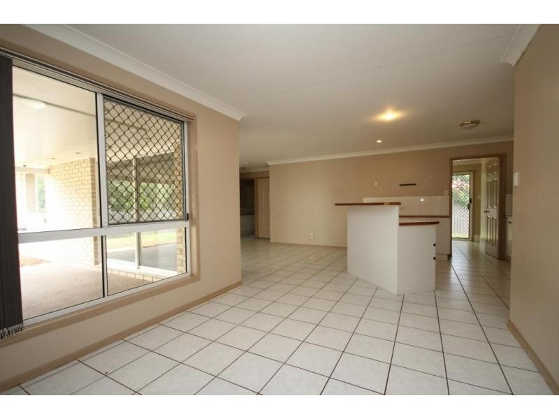 8 Aquamarine Street, Springfield QLD 4300
