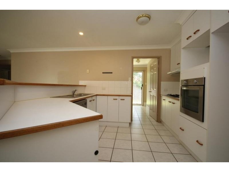 8 Aquamarine Street, Springfield QLD 4300