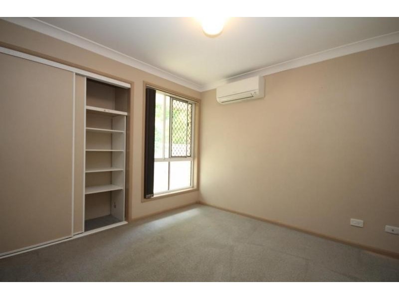 8 Aquamarine Street, Springfield QLD 4300