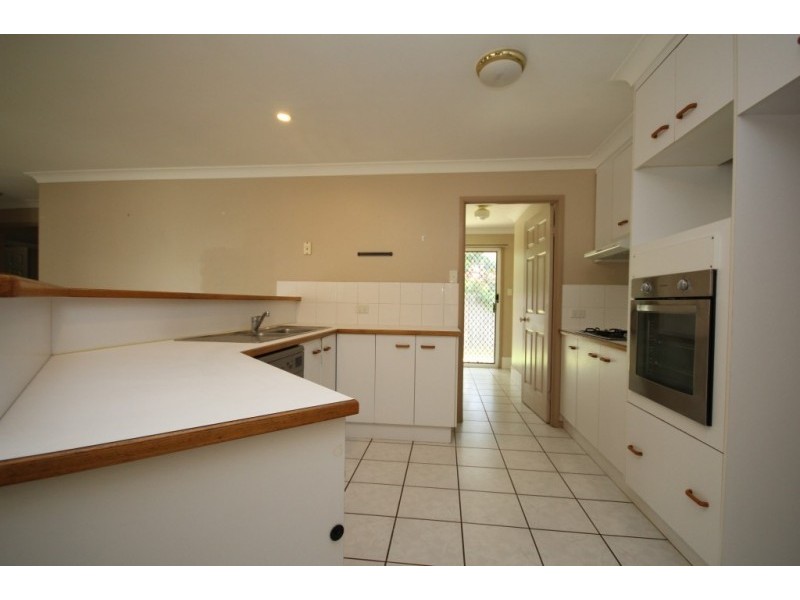 8 Aquamarine Street, Springfield QLD 4300
