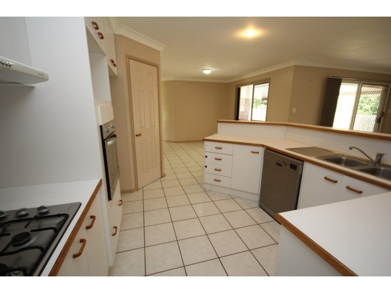 8 Aquamarine Street, Springfield QLD 4300