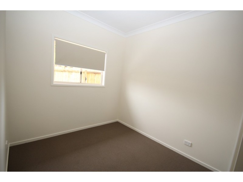 2/39 Law Street South, Redbank QLD 4301