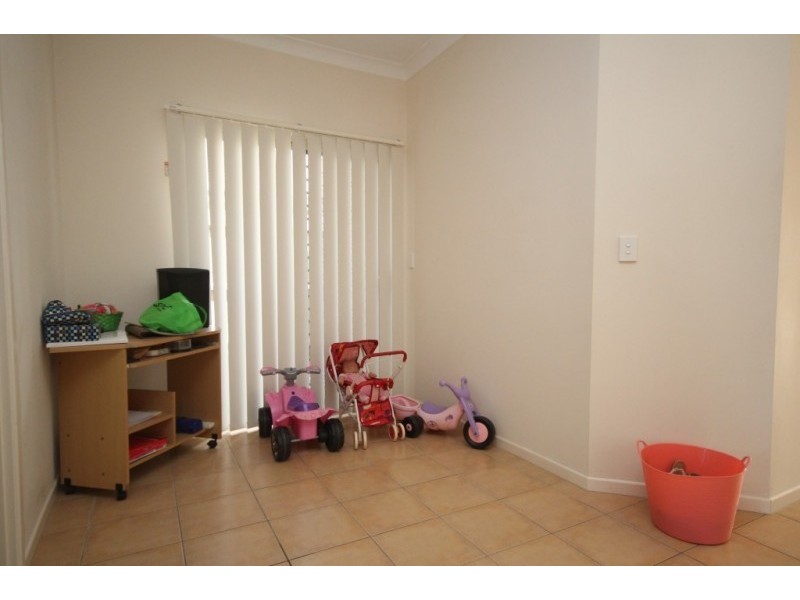 244 Lakeside Avenue, Springfield Lakes QLD 4300