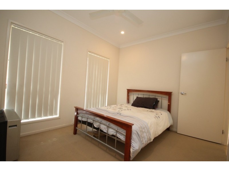 244 Lakeside Avenue, Springfield Lakes QLD 4300