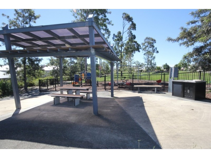 244 Lakeside Avenue, Springfield Lakes QLD 4300