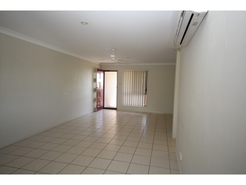 15 Creekside Drive, Springfield Lakes QLD 4300