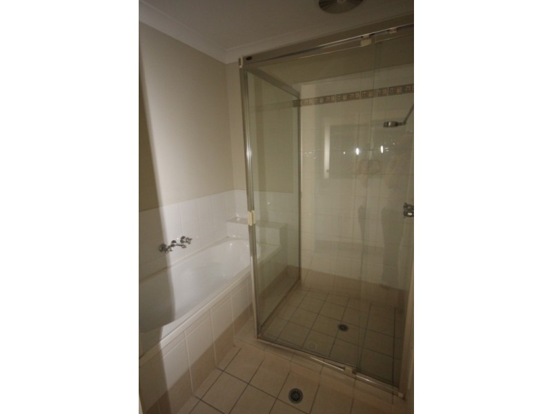 15 Creekside Drive, Springfield Lakes QLD 4300