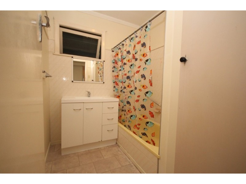 33 Edwards Street, Eastern Heights QLD 4305