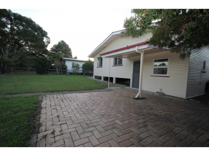 33 Edwards Street, Eastern Heights QLD 4305