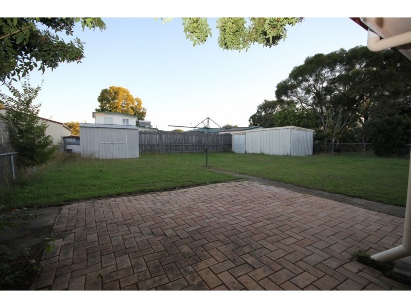33 Edwards Street, Eastern Heights QLD 4305