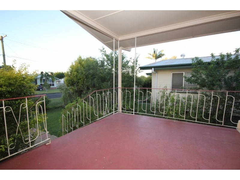 33 Edwards Street, Eastern Heights QLD 4305