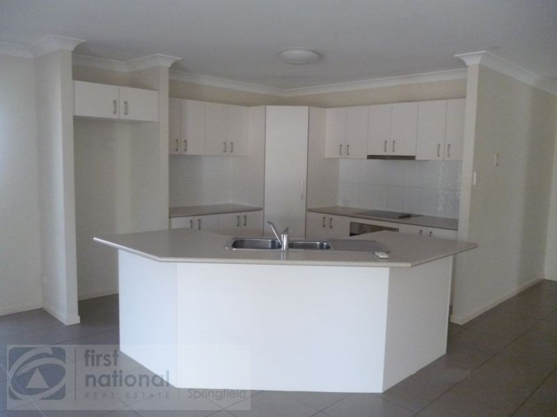 42 Griffen Place, Crestmead QLD 4132