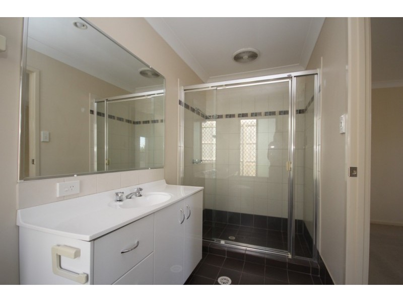 88 Opossum Circuit, Springfield Lakes QLD 4300