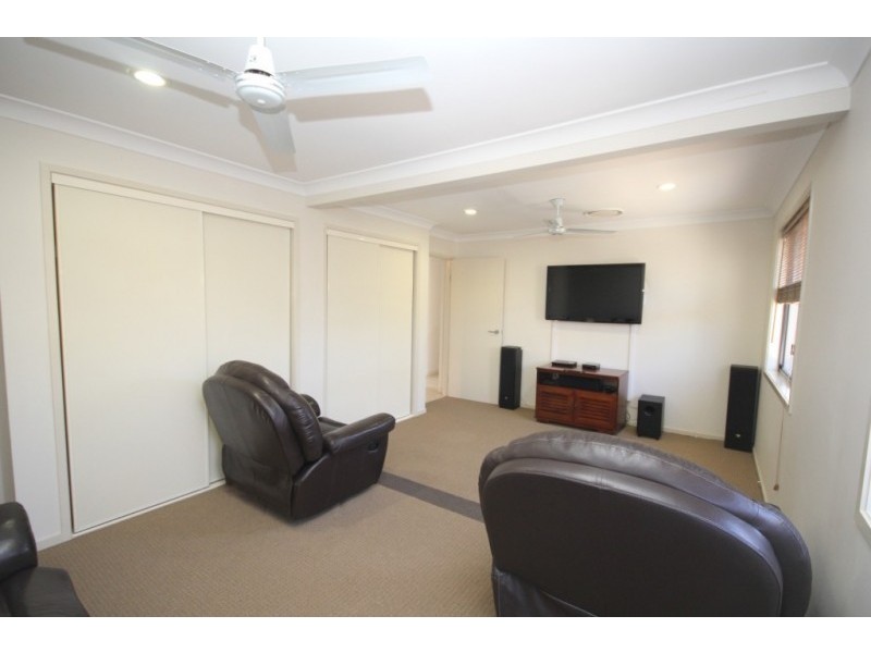 2 Tulloch Street, Bellbird Park QLD 4300