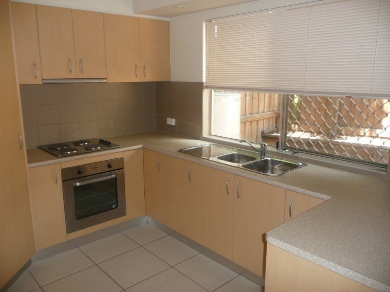 6/25 Law Street Sth, Redbank QLD 4301