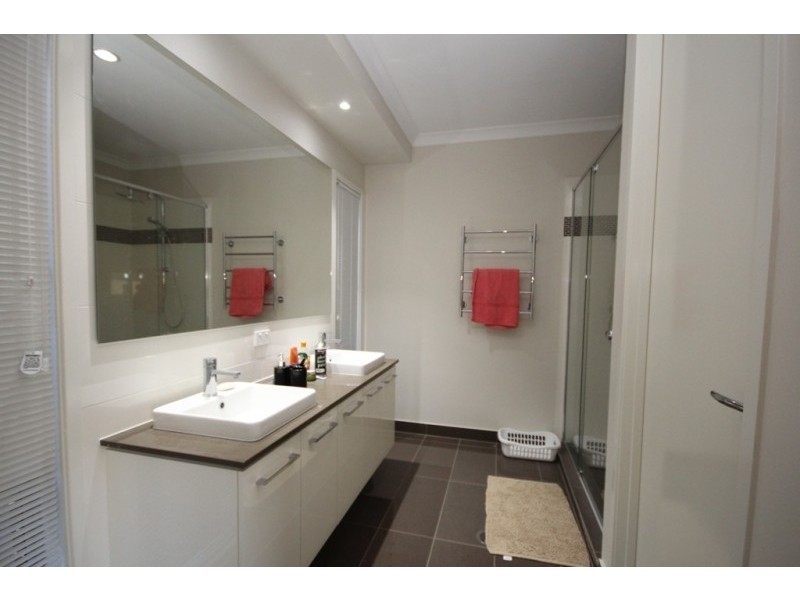 28 Poppy Crescent, Springfield Lakes QLD 4300