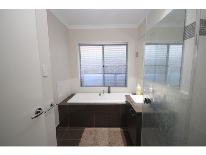 28 Poppy Crescent, Springfield Lakes QLD 4300