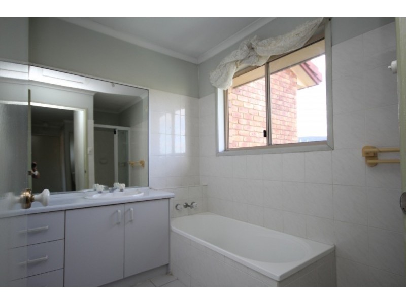 17/13 Bridge Street, Redbank QLD 4301