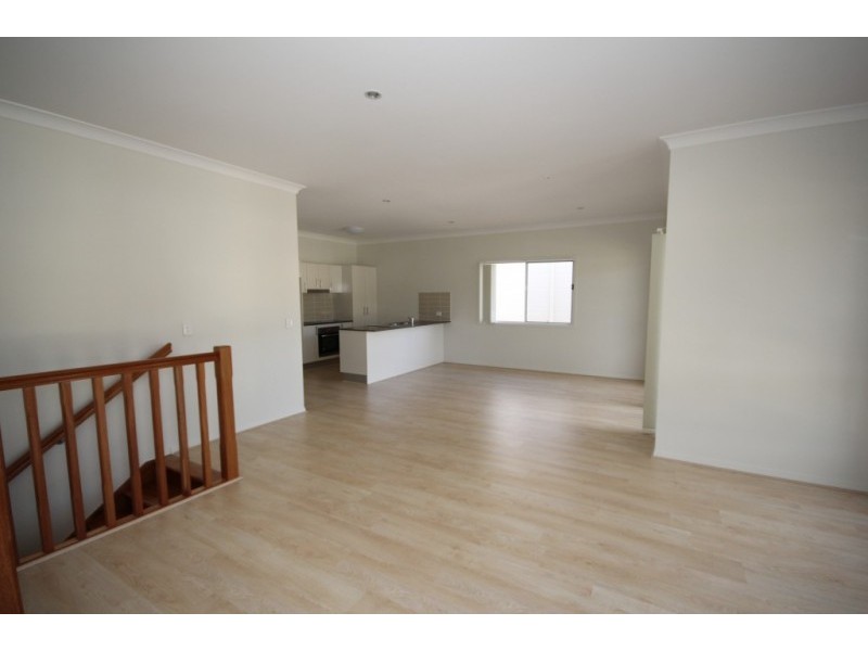 15 Honeypot Avenue, Springfield Lakes QLD 4300