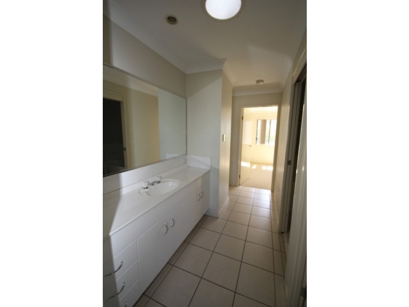 13 Creekside Drive, Springfield Lakes QLD 4300