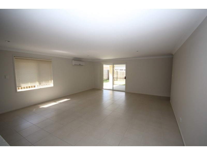 29 Benezet Drive, Augustine Heights QLD 4300