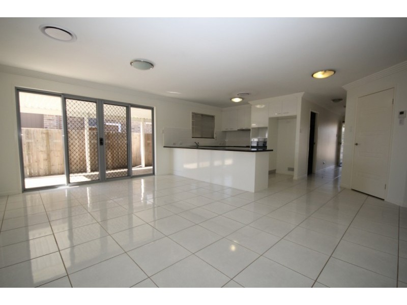 25 Hookes Terrace, Springfield Lakes QLD 4300