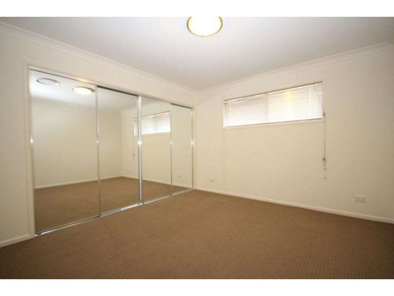 25 Hookes Terrace, Springfield Lakes QLD 4300