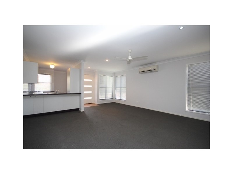 28 Esperance Crescent, Springfield Lakes QLD 4300