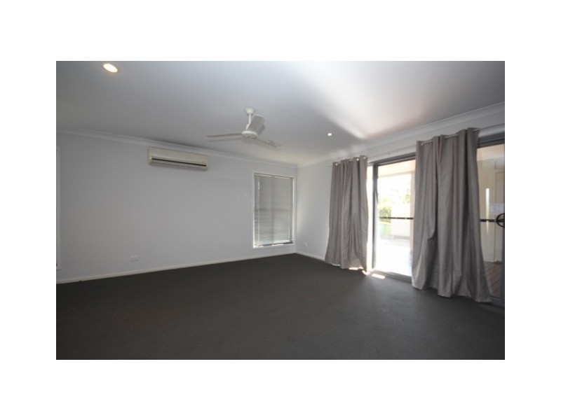 28 Esperance Crescent, Springfield Lakes QLD 4300