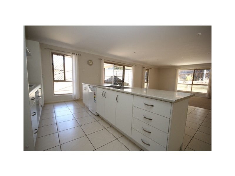 11 Sailboat Way, Springfield Lakes QLD 4300