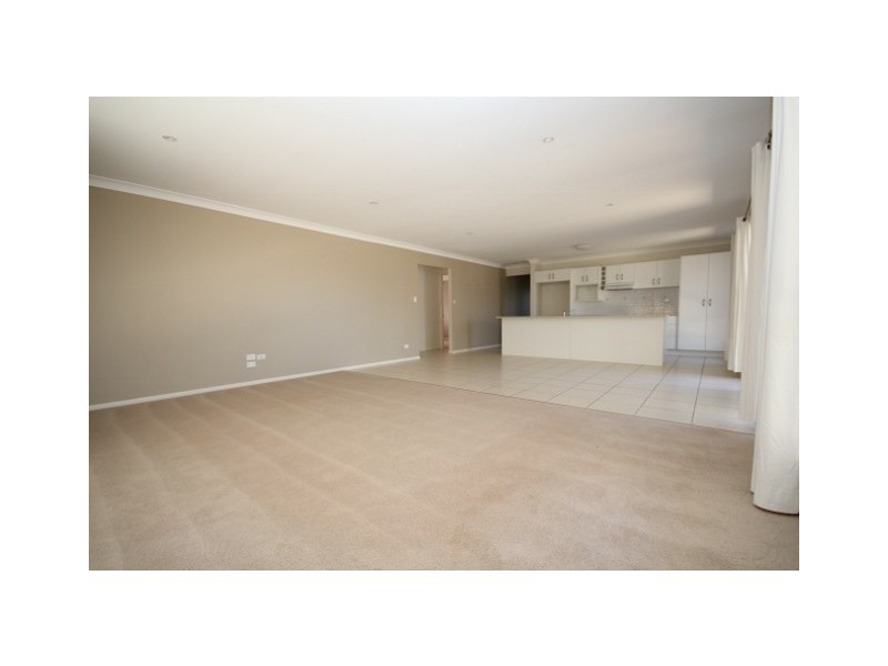 11 Sailboat Way, Springfield Lakes QLD 4300