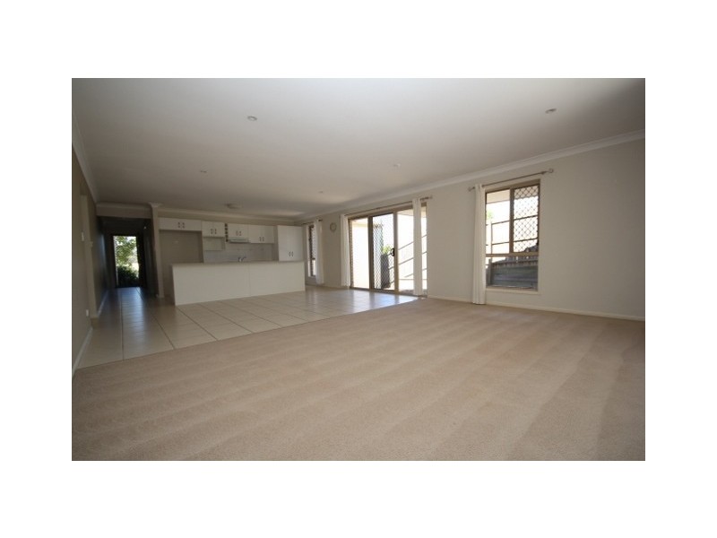 11 Sailboat Way, Springfield Lakes QLD 4300