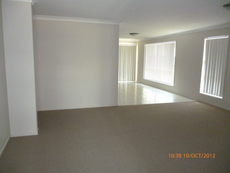 100 Valentine Circuit, Augustine Heights QLD 4300