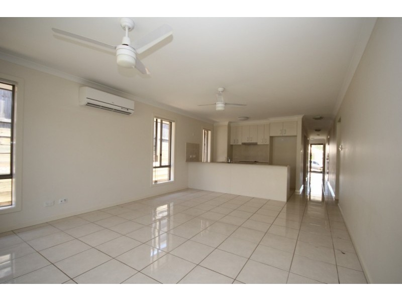 10 Lemongrass Place, Springfield Lakes QLD 4300