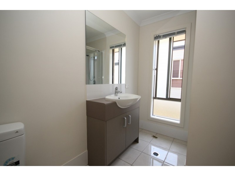 10 Lemongrass Place, Springfield Lakes QLD 4300