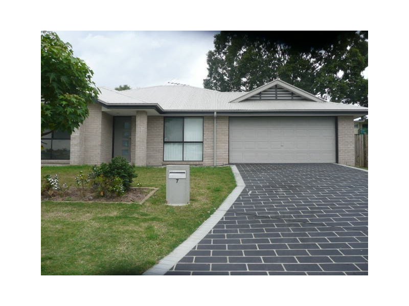 7 Delmere Court, Redbank Plains QLD 4301