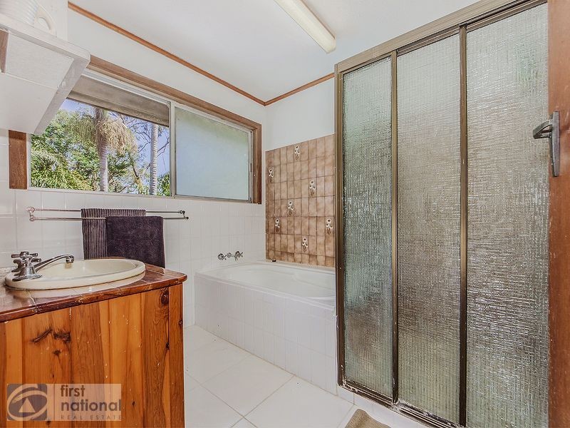84 Hayes Avenue, Camira QLD 4300