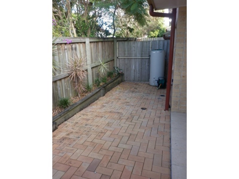 1/25 Law Street South, Redbank QLD 4301