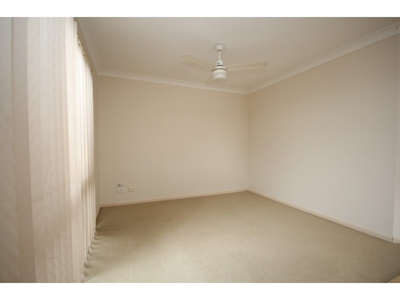 33 Greenleaf Avenue, Springfield Lakes QLD 4300