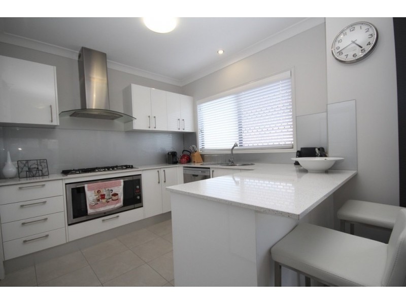 4 McGregor Place, Springfield Lakes QLD 4300