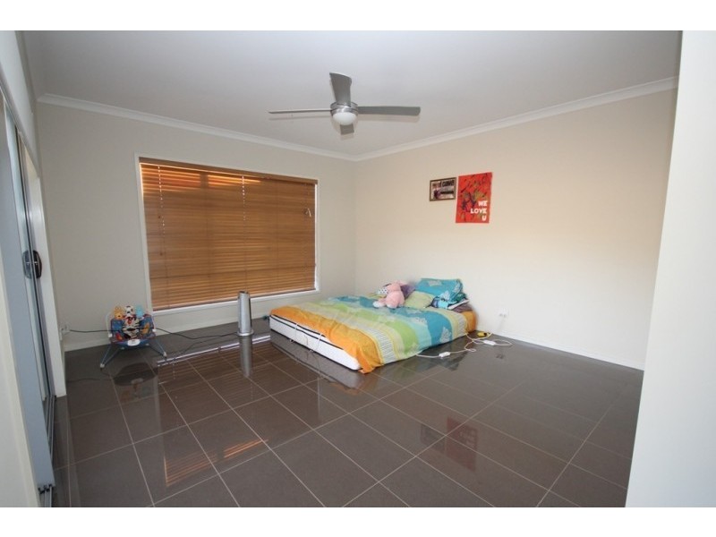 28 Poppy Crescent, Springfield Lakes QLD 4300
