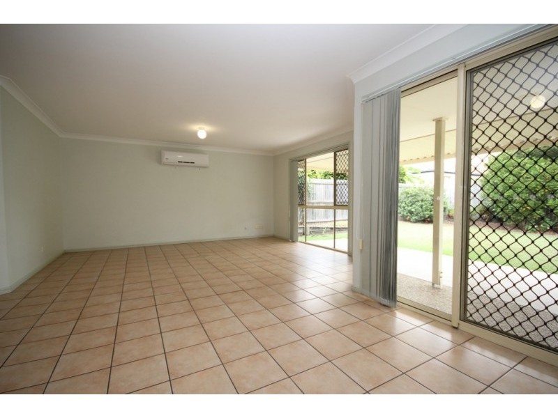 7 Merganser Place, Forest Lake QLD 4078