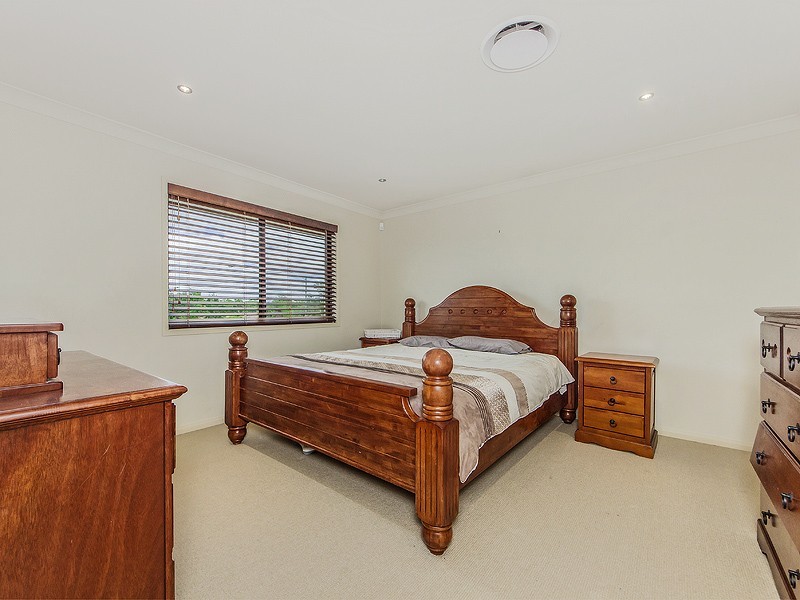 61 Juniper Street, Heathwood QLD 4110