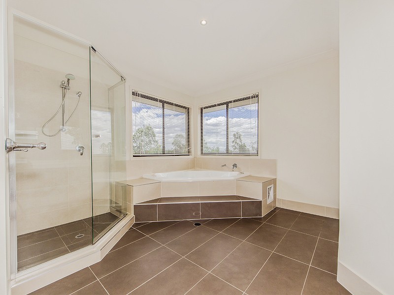 61 Juniper Street, Heathwood QLD 4110