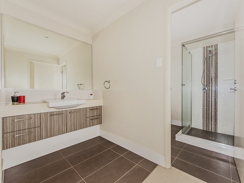 61 Juniper Street, Heathwood QLD 4110