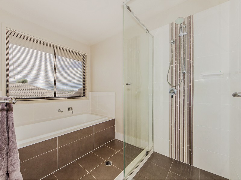 61 Juniper Street, Heathwood QLD 4110