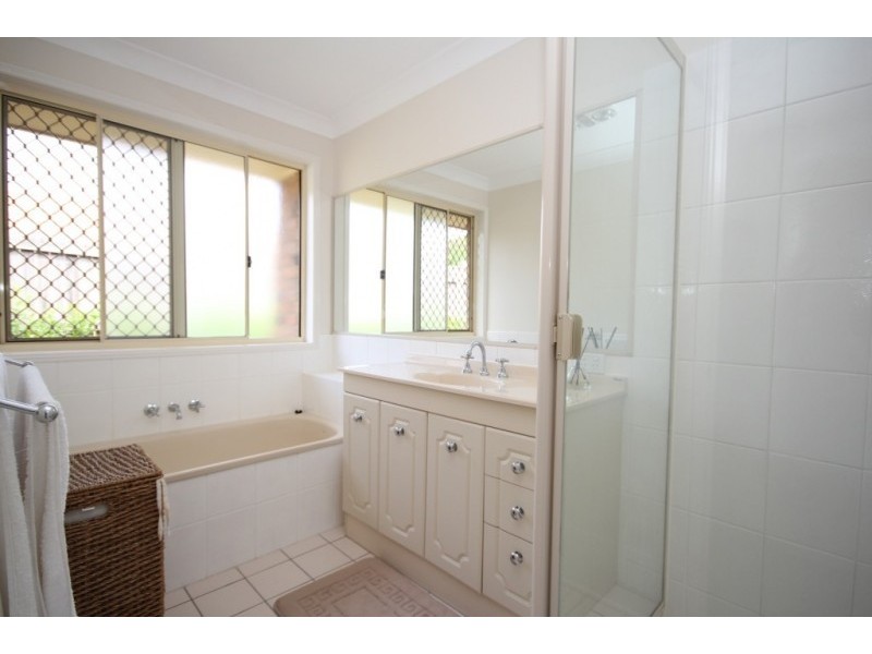 4 Glenhurst Court, Springfield QLD 4300