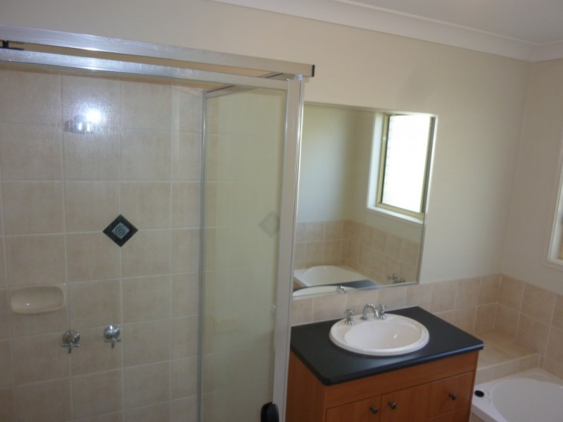 26 Vanessa Court, Camira QLD 4300