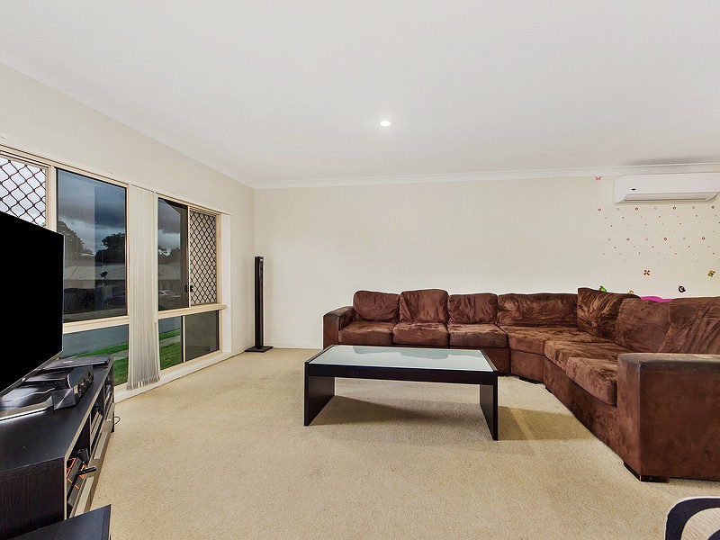 8 Peggy Crescent, Redbank Plains QLD 4301